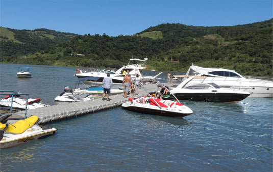 Modular floating walkway system on the water